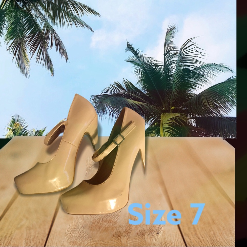 SOLD      Ladies Fashion Pump High  Heels - Picture 5 of 6